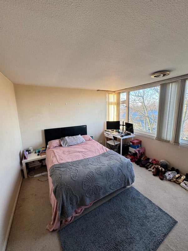 Photo 1: Your new room! 