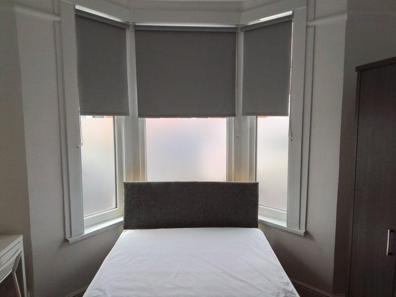 Photo 1: Large ground floor double bedroom 