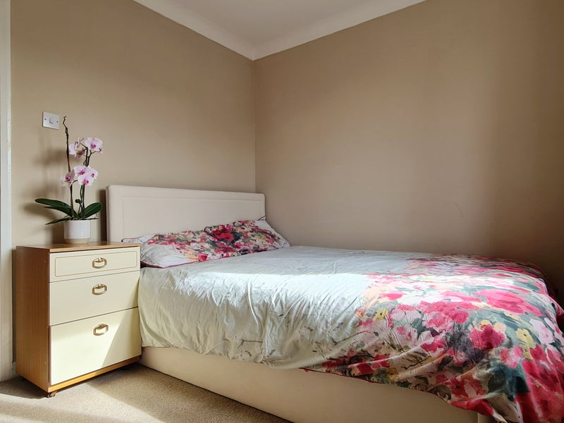 Photo 1: Room Option 1