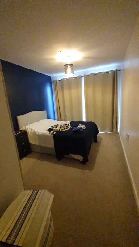 Photo 1: double room with ensuite