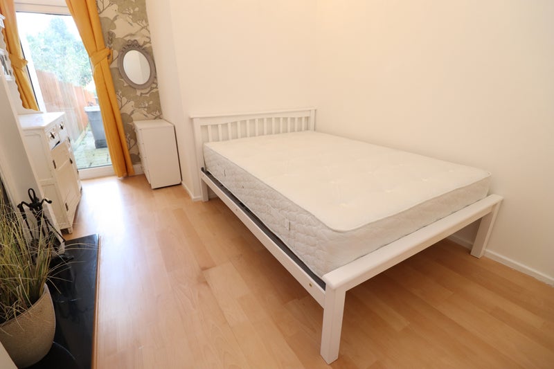 Photo 1: Room 1: £225 per week - Double room for single use - £975 per month