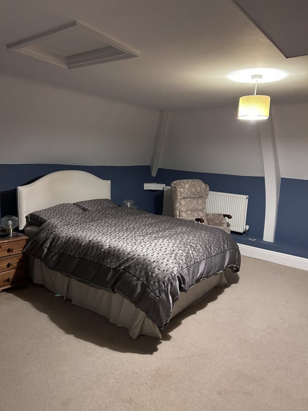 Photo 1: Kingsize bed