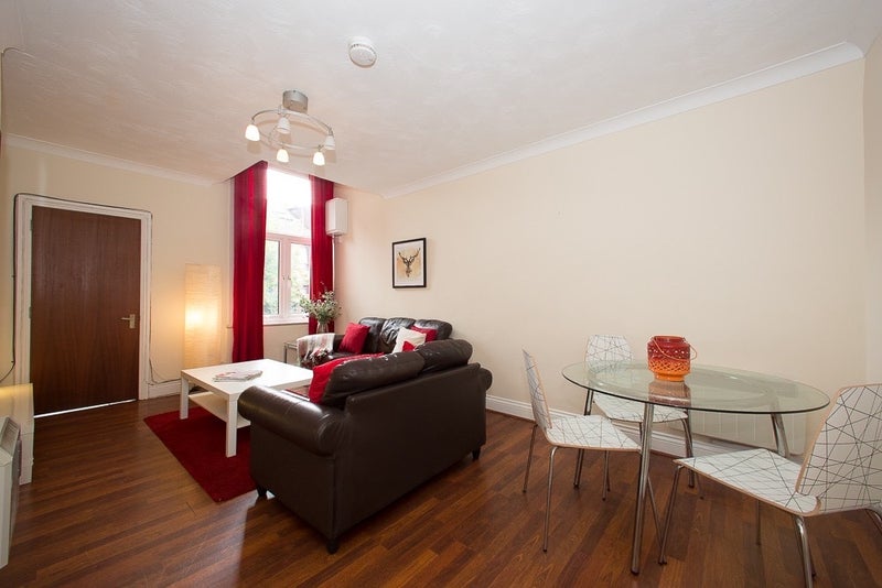 Photo 1: Shared Living room