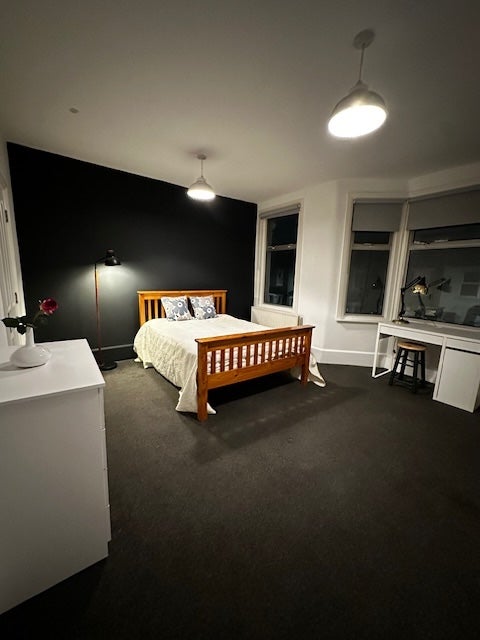 Photo 1: Bedroom