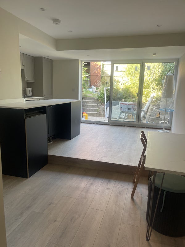 Photo 1: Kitchen diner garden