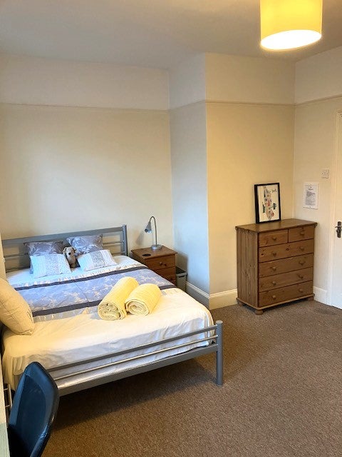 Photo 1: Large bedroom with ensuite