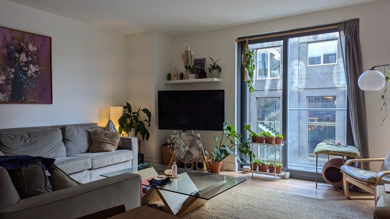 Photo 1: Kitchen & lounge