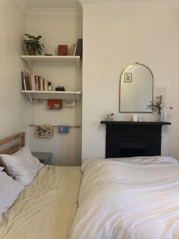 Photo 1: photo of the room