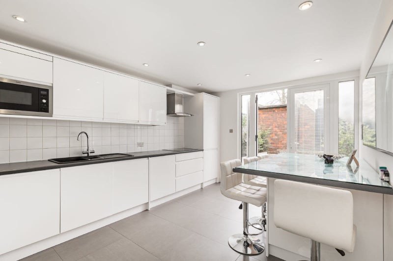 Photo 1: Big ol kitchen