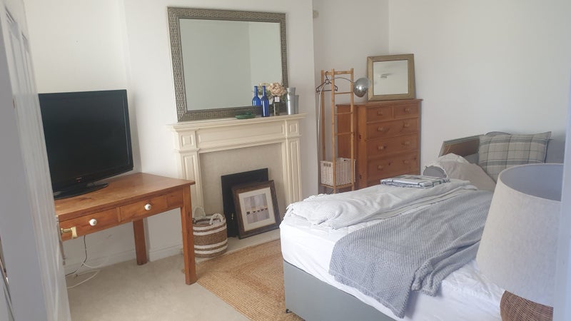 Photo 1: Double room furnished