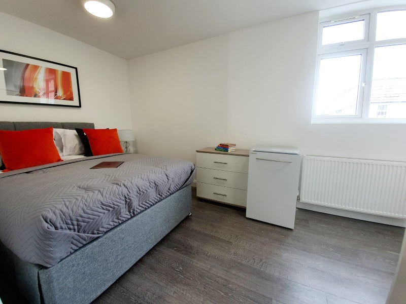Photo 1: £730 PCM (All Bills Inclusive)