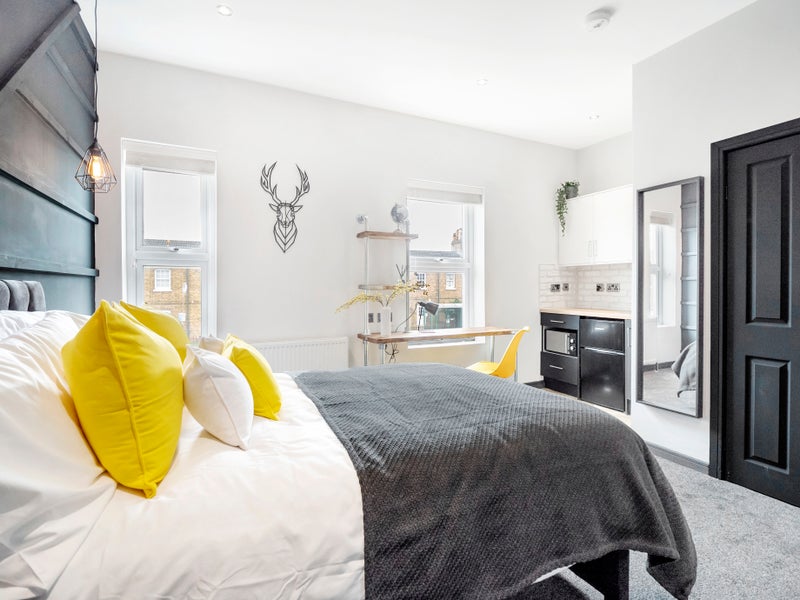 Photo 1: Room 2 - Studio 