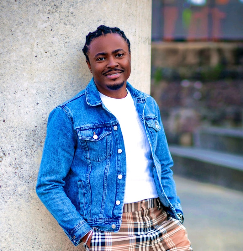 Photo 1: Birthday photo shoot at Cardiff Bay