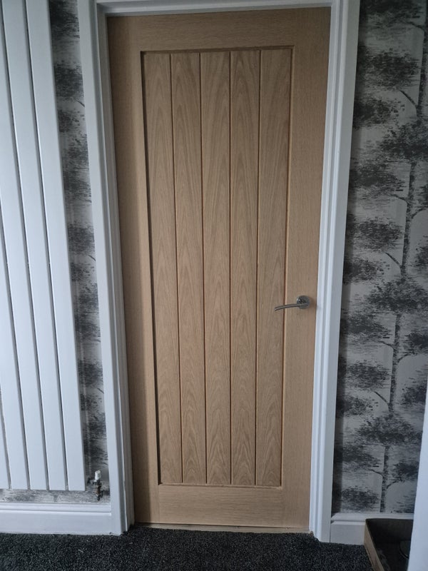 Photo 1: Modern and newly renovated