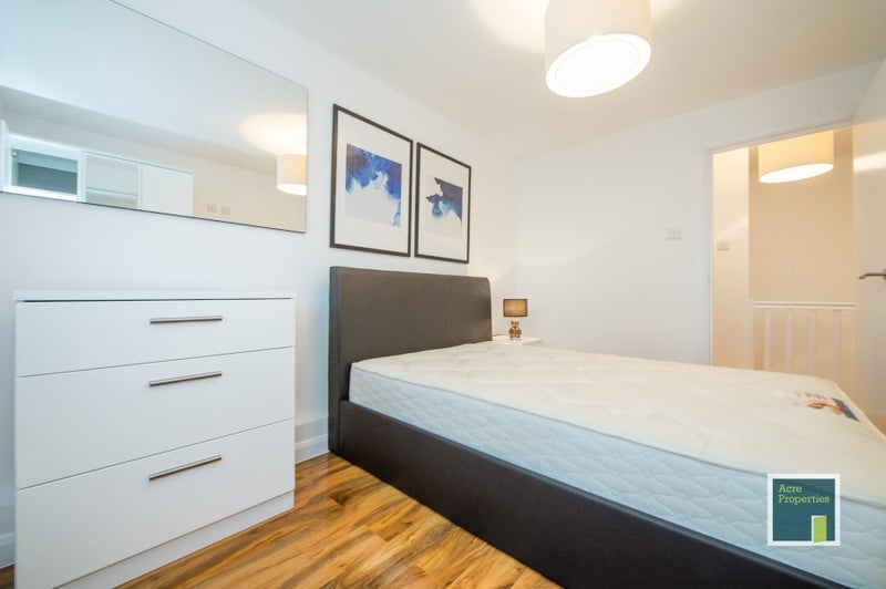 Photo 1: Bedroom 4 £925PCM - available 17/02/2026