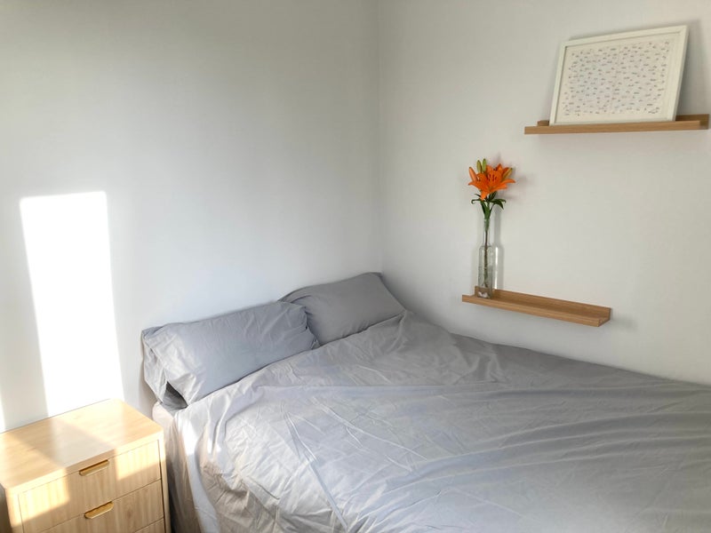 Photo 1: Room to let