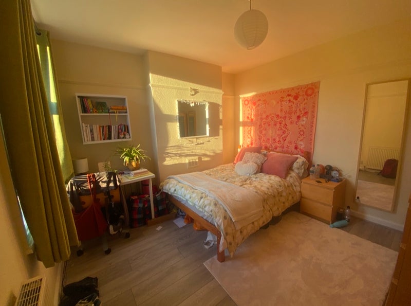 Photo 1: Bright and large double sized bedroom