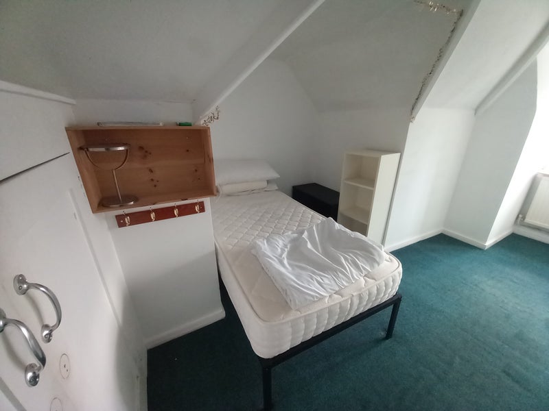 Photo 1: Your bedroom 