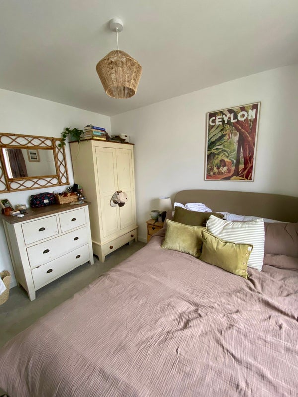 Photo 1: Ottoman bed with lots of storage underneath 