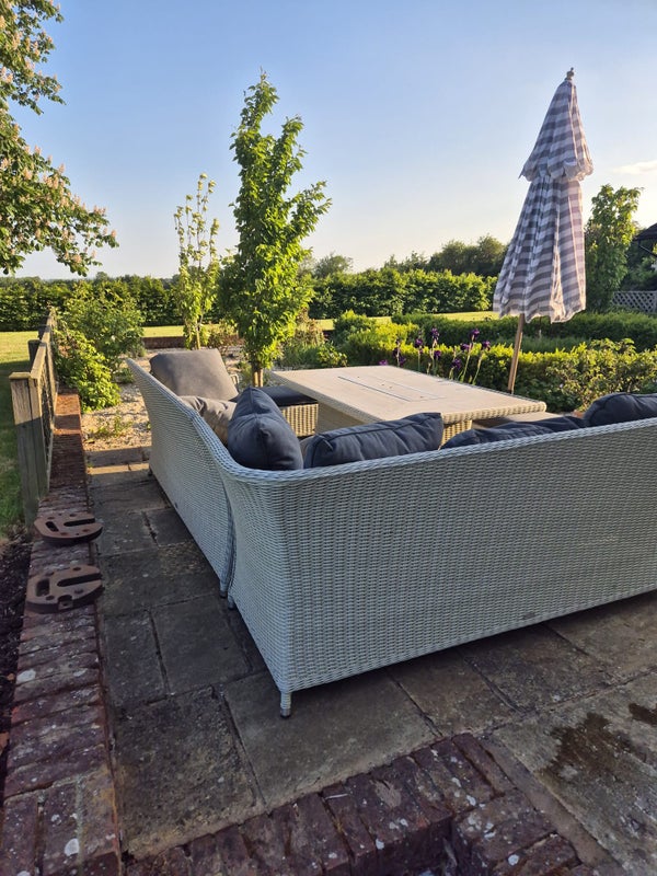 Photo 1: Patio and Al fresco furniture