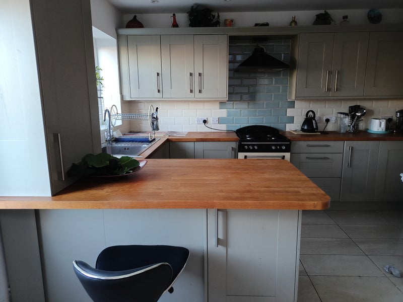 Photo 1: Kitchen 