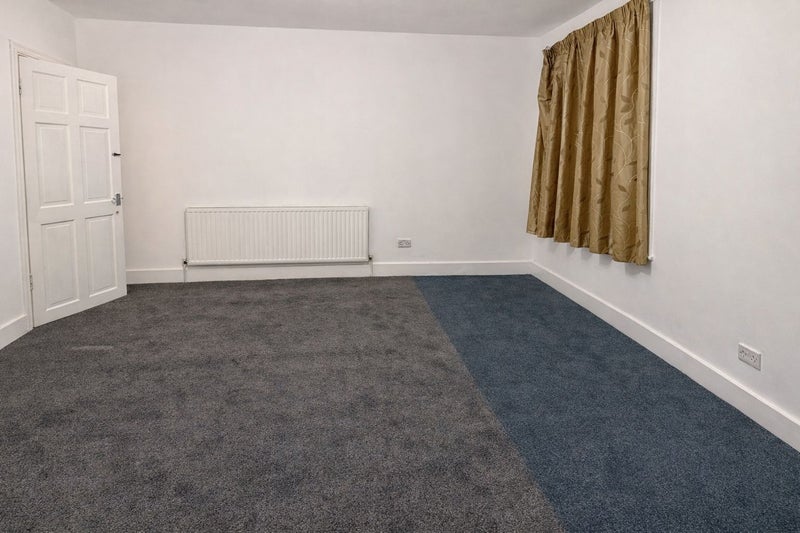 Photo 1: Large double room