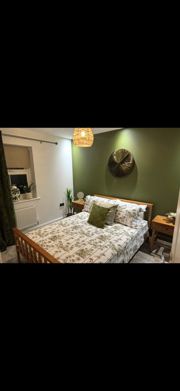 Photo 1: Room available