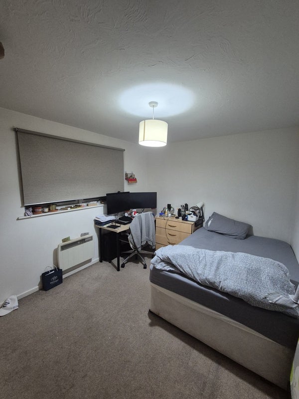 Photo 1: Double sized bedroom