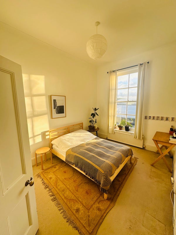Photo 1: Gorgeous sunny east facing room