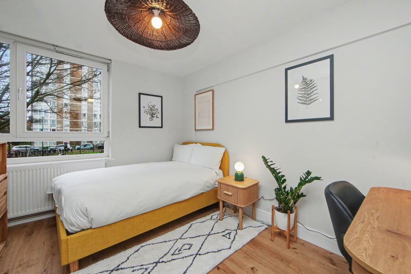 Photo 1: Room 2 available 27 Feb