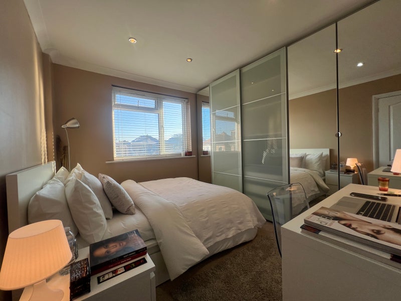 Photo 1: Double Bedroom