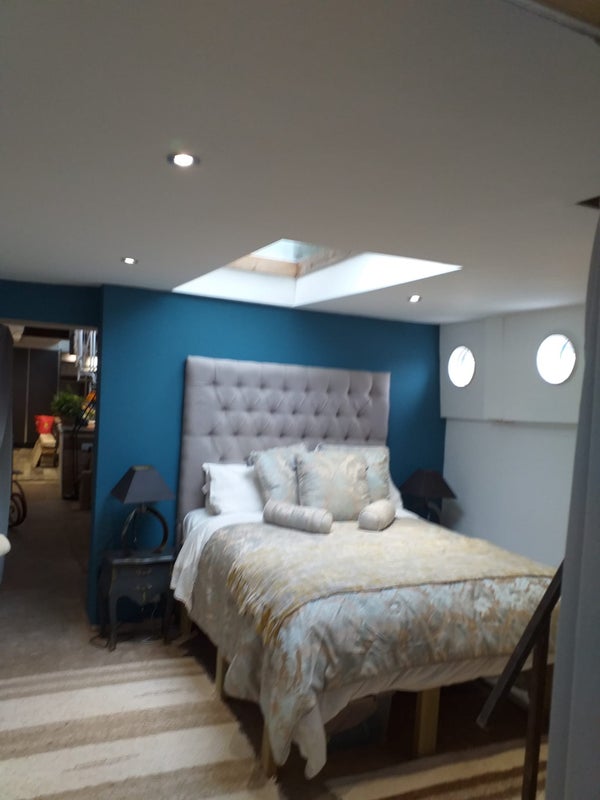 Photo 1: Comfortable double bed