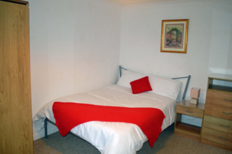 Photo 1: Front Double Bedroom