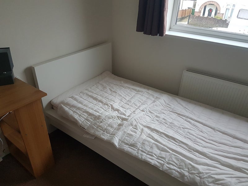 Photo 1: Room 6 Single Room