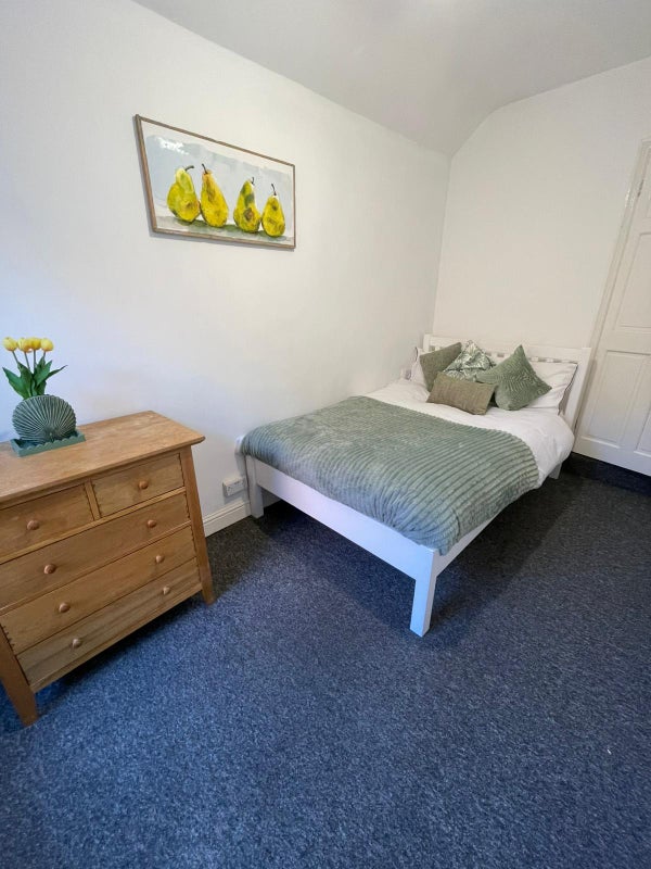 Photo 1: LOVELY ROOM