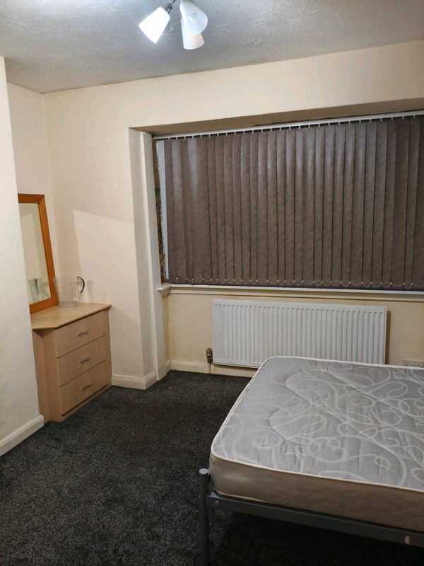 Photo 1: £325 room