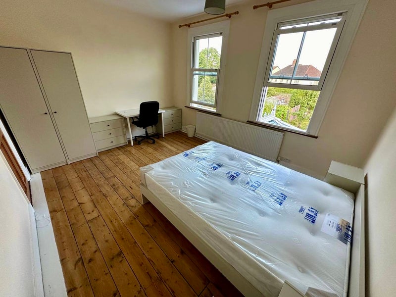 Photo 1: Room 1: £195 PW (Single Occupancy)
