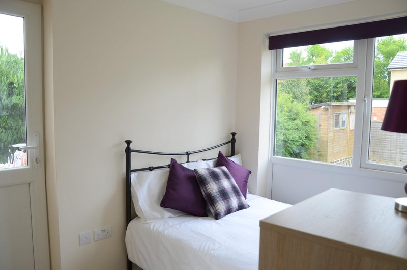 Photo 1: Double Bedroom @ £575 per month