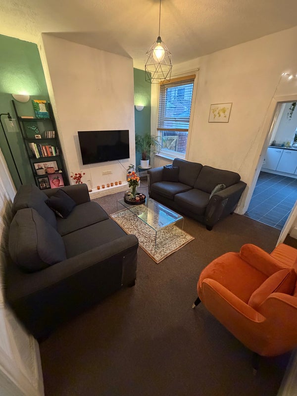 Photo 1: Living room