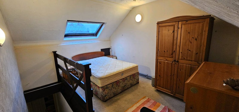 Photo 1: Large Double Bedroom