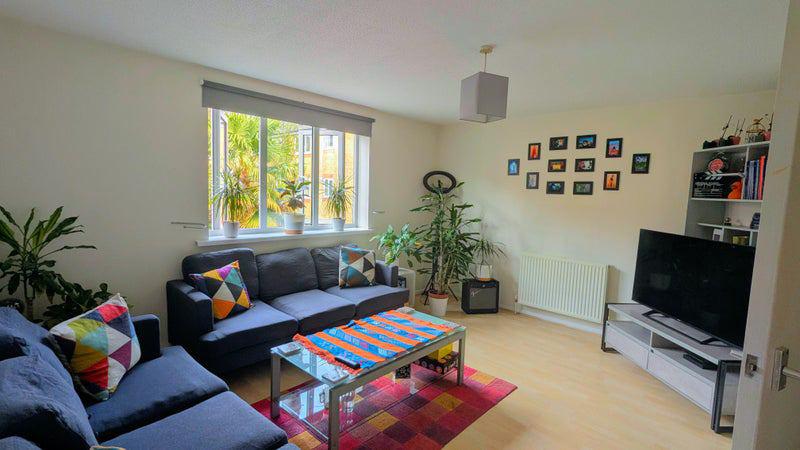 Photo 1: living room