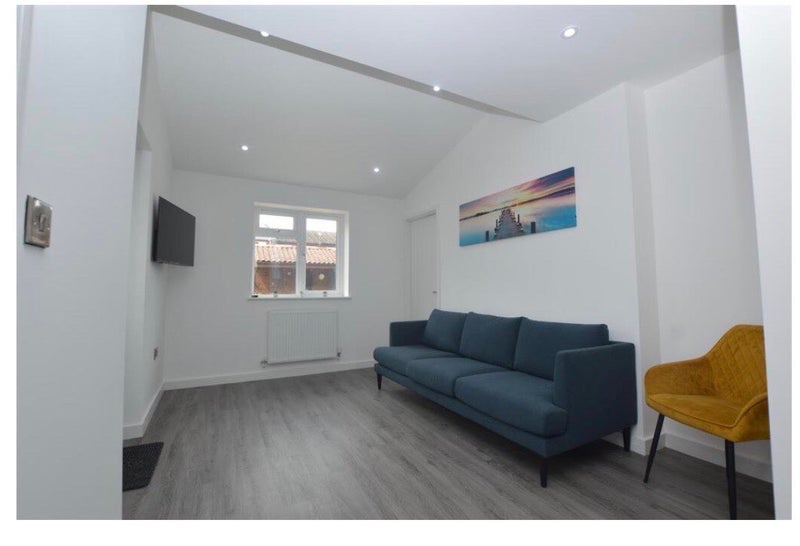 Photo 1: Large social space 