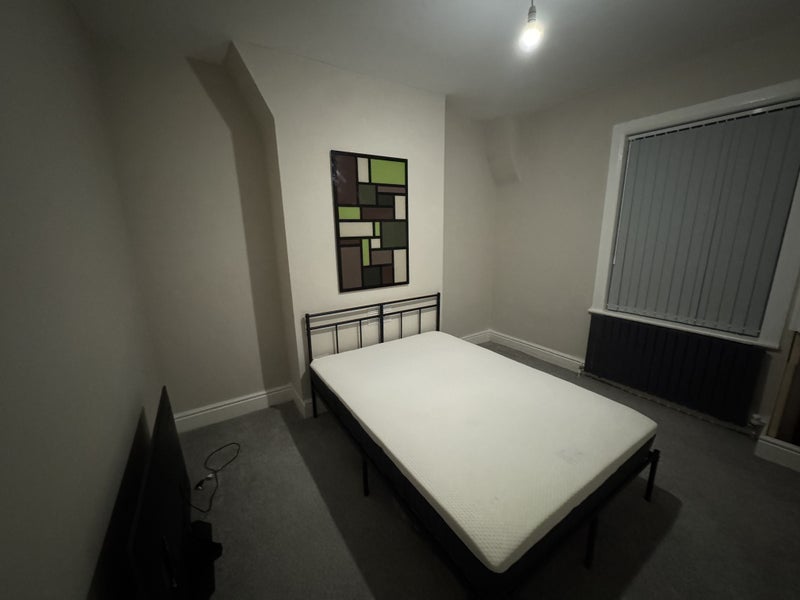 Photo 1: Room that’s available 