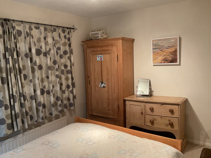 Photo 1: Double bedroom