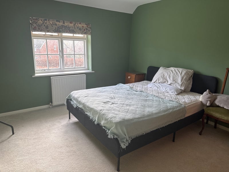 Photo 1: 23 - Large double with king bed