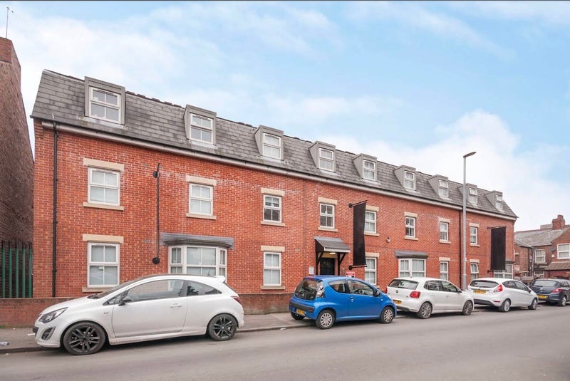 Photo 1: Front of the property