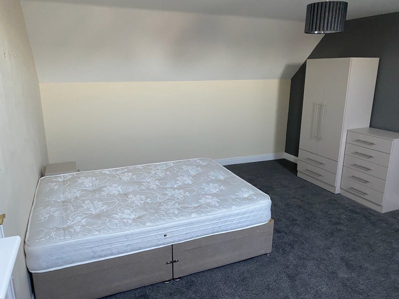 Photo 1: Large king size room