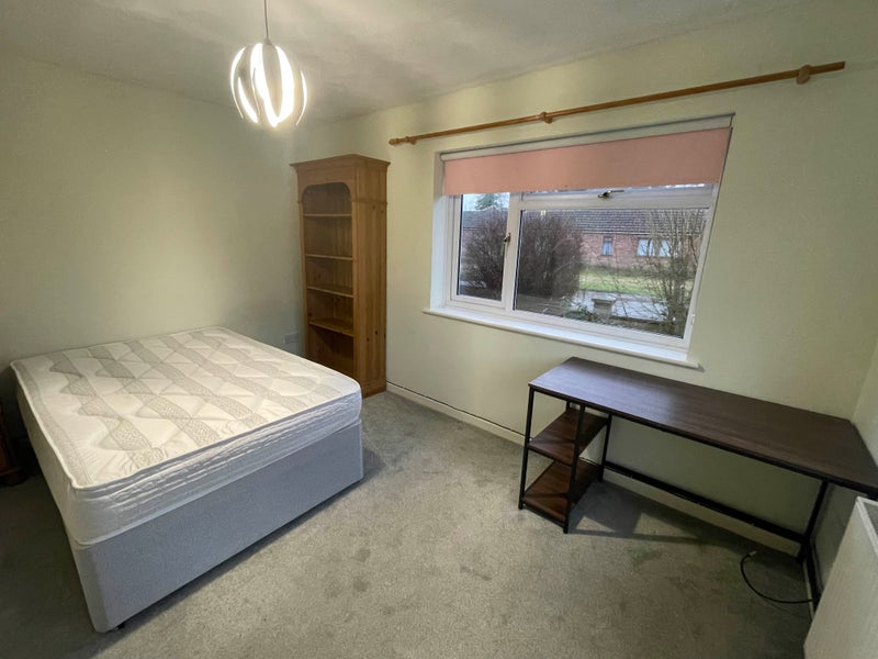 Photo 1: Bedroom pic 1