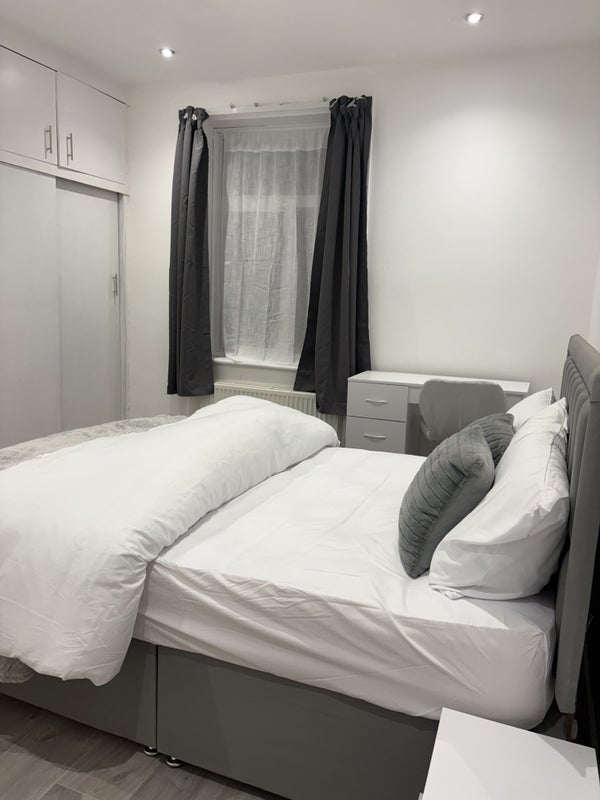 Photo 1: Grey Double Room