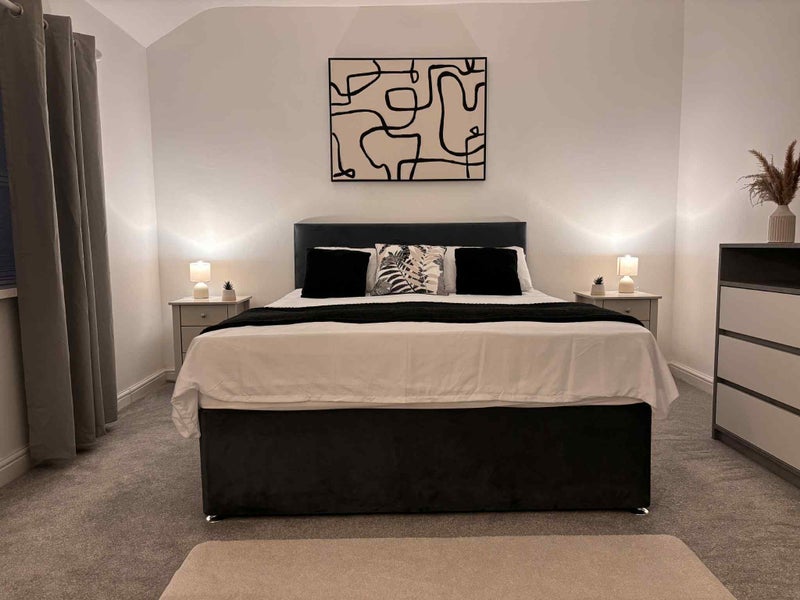 Photo 1: King Bedroom 